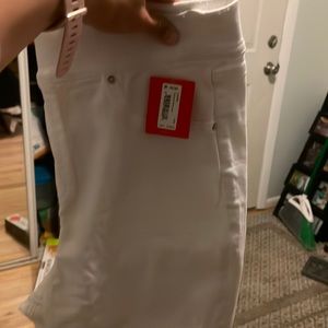 NWT SPANX- Distressed Ankle Skinny Jeans White